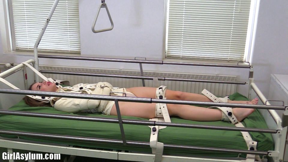 Oxana ' wild girl strapped down Quick View Porn - New Se...