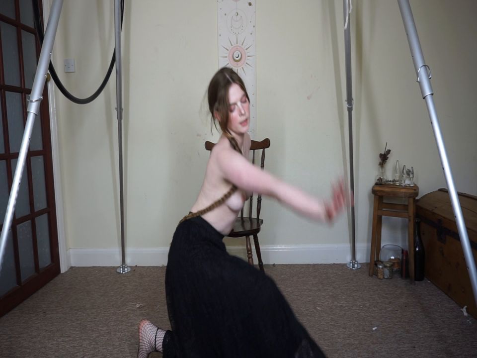 [Muchos Vids] Longhairluna Manyvids.21.05.22.Longhairluna.Big.Skirt.Exotic.Bancer.Strip.Tease