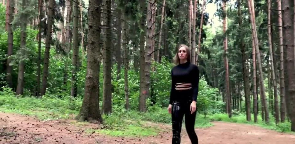 online video porno 48 Tatyana T Walk In The Sunny Forest [MyLatexBabe] (SD 628p) - fetiche porno fetiche maestro