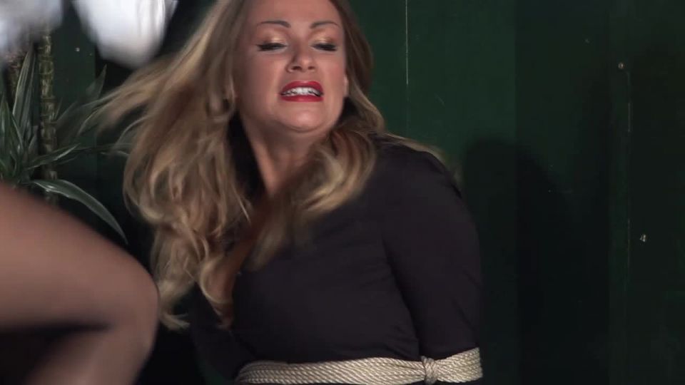 BondFetishRelatedClip0010454