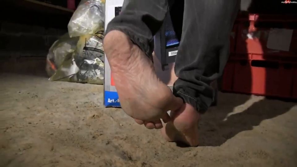 [K2S.CLUB] YvetteXtreme - Barfuss im Keller - Pissen - Badewanne - HD 720P