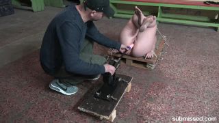 online video porno 15 Lilith Lee, Arjan – Vibed With Machine Fucked - arjan - bdsm porno femdom butt plug