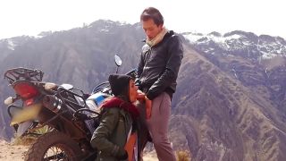 Rápido follando en las frías montañas