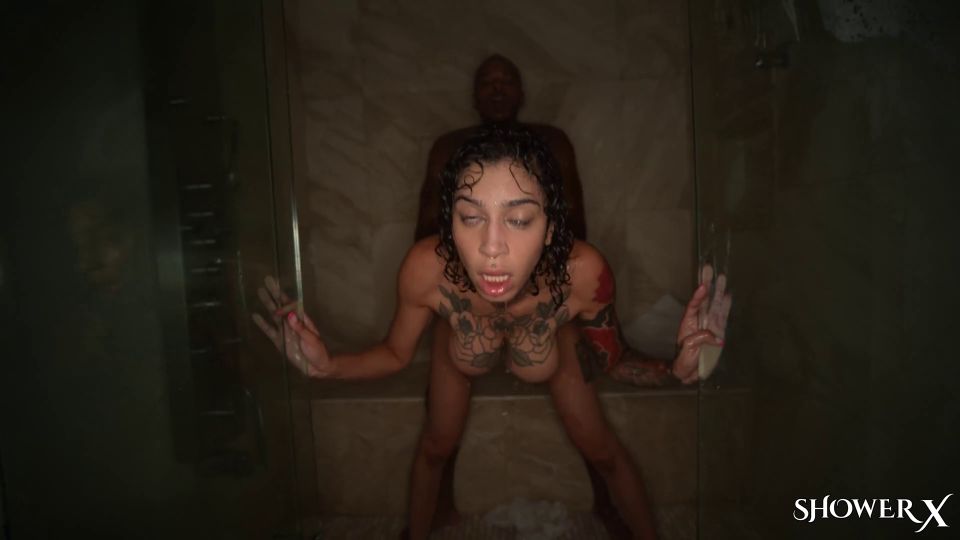 Ravyn Alexa - Tatted, Horny y listo para la mierda - FullHD 1080P