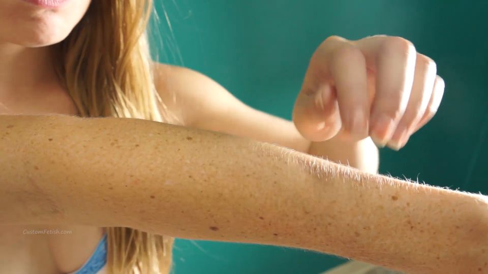 Fetiche personalizado - Julie Checks Out Madison s Brazos peludos - Peluquero