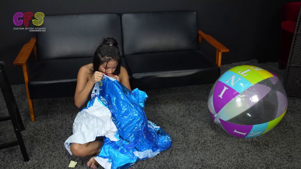 Custom Fetish - Tenekka Inflates Beachball and Whale - Fetish