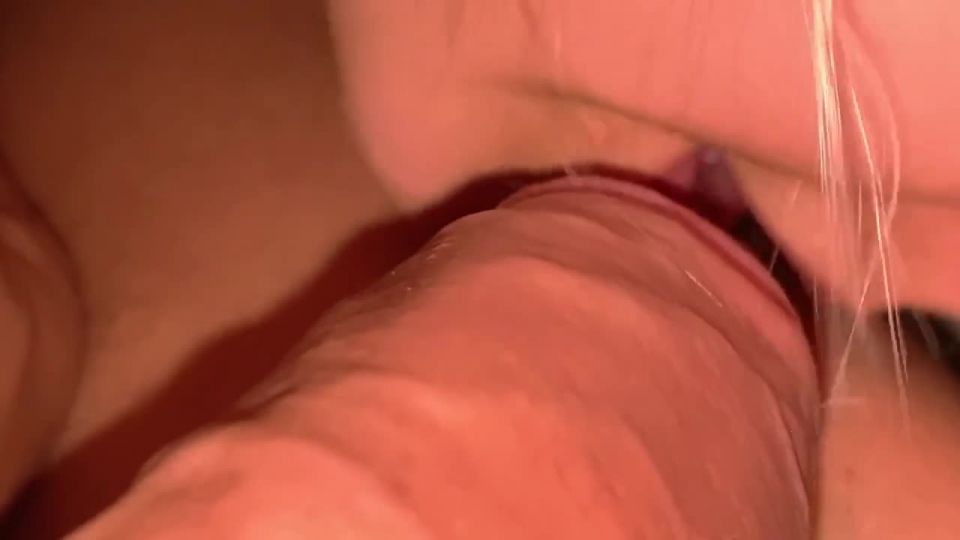 [Amateur] Birthday Cake Blowjob with Cum Frosting