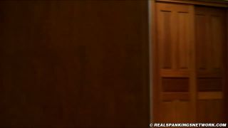 gratis porno video 40 anal fetiche porno Real Spankings Institute – MP4/HD – Claire – Claire en escena: Claire Gets the Belt – Llegadas, Bdsm porno en fetiche porno