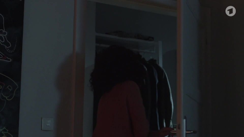 Dunja Dogmani - Lindenstrasse e1669 (2018) HD 1080p - (Celebrity porn)