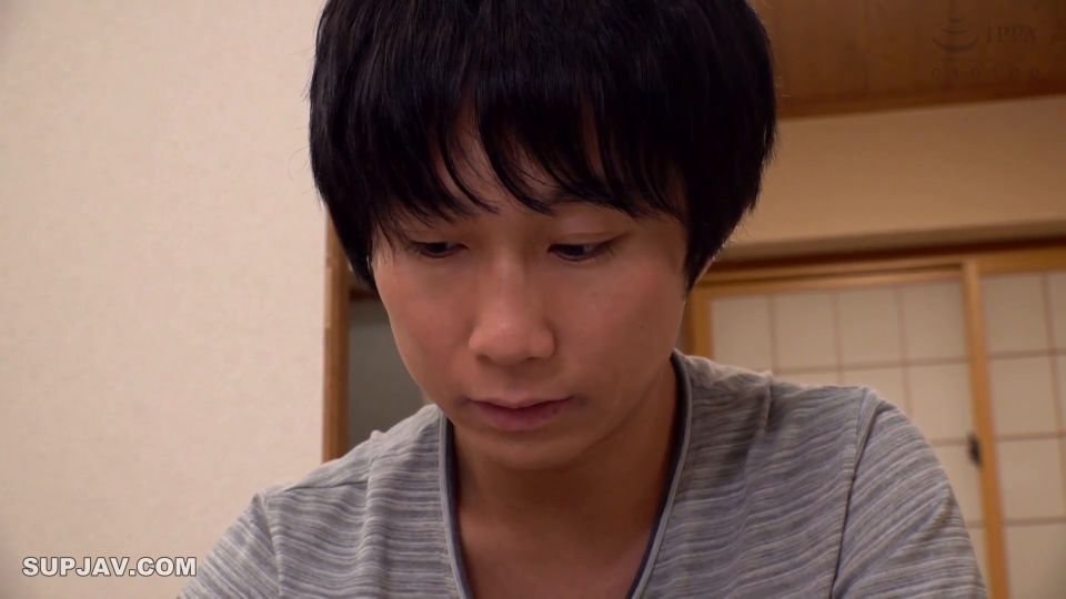 Reducing Mosaic VRTM-471 タイトスカート穿いた心優しいデカ尻姉の絶対領域に欲情した弟！媚薬を飲ませると自らニーハイソックスを擦りつけながら淫らにパンツを滴らせカニバサミで中出しを求めた！SPECIAL 宮村ななこ＆梨々花