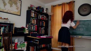 Video Ludella Hahn : Manos ociosas 720p HD