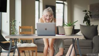 Eva Elfie – I got creampied in my tight young pussy during a zoom class