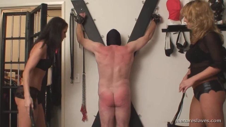 menareslaves com 230 HisBeggingWontStopTheWhip