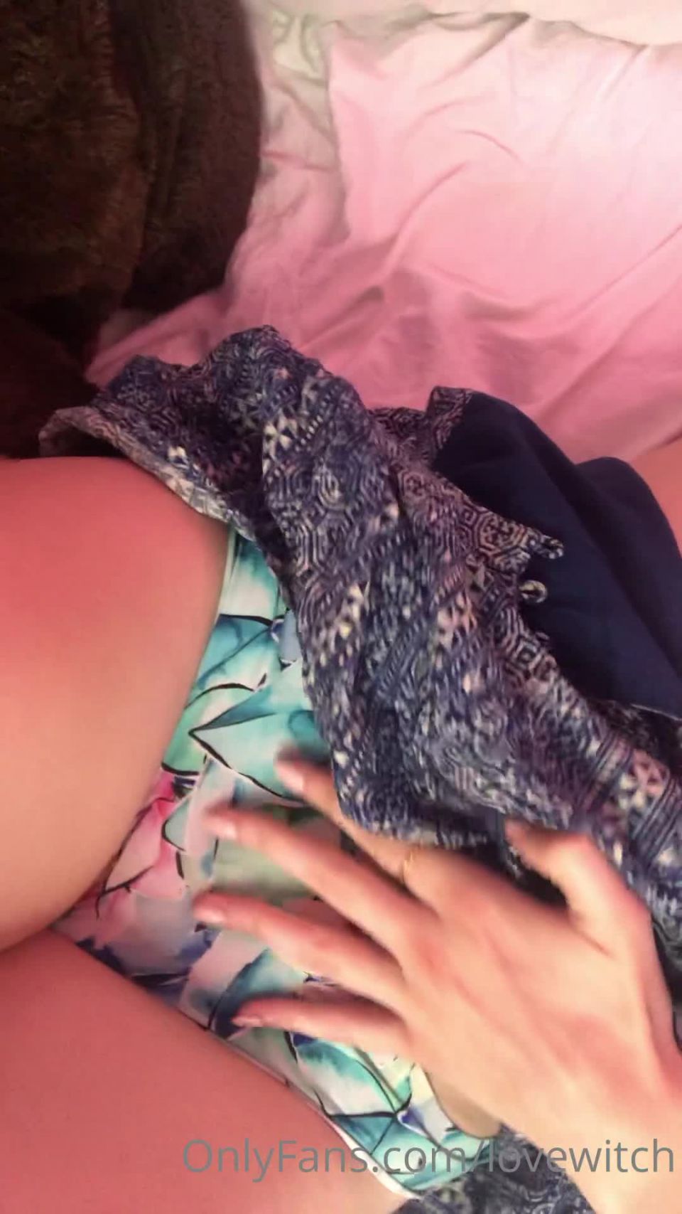 La Bruja del Amor - Lovewitch () Lovewitch - yay viernes aquí hay algunos meneos para usted 18-09-2020