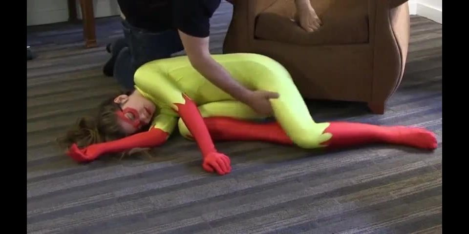 video gratis para adultos 39 grupo hard sexo videos Firestar Captive Episodio 1, hardcore on cosplay