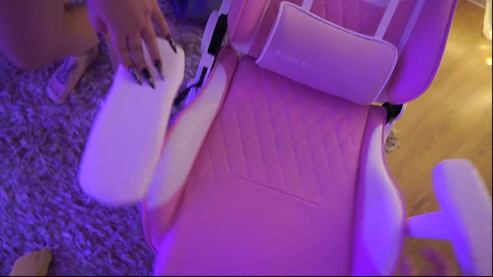 Courier Fucked Me And Cum On Face 1080p