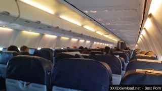 Bella Mur - Amateur avión público paja y mamada (Porno de Amateur)