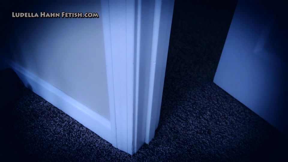 video 32 femdom forzado Ludella Hahn - Monstruo de la bota, disfrutando en juguetes