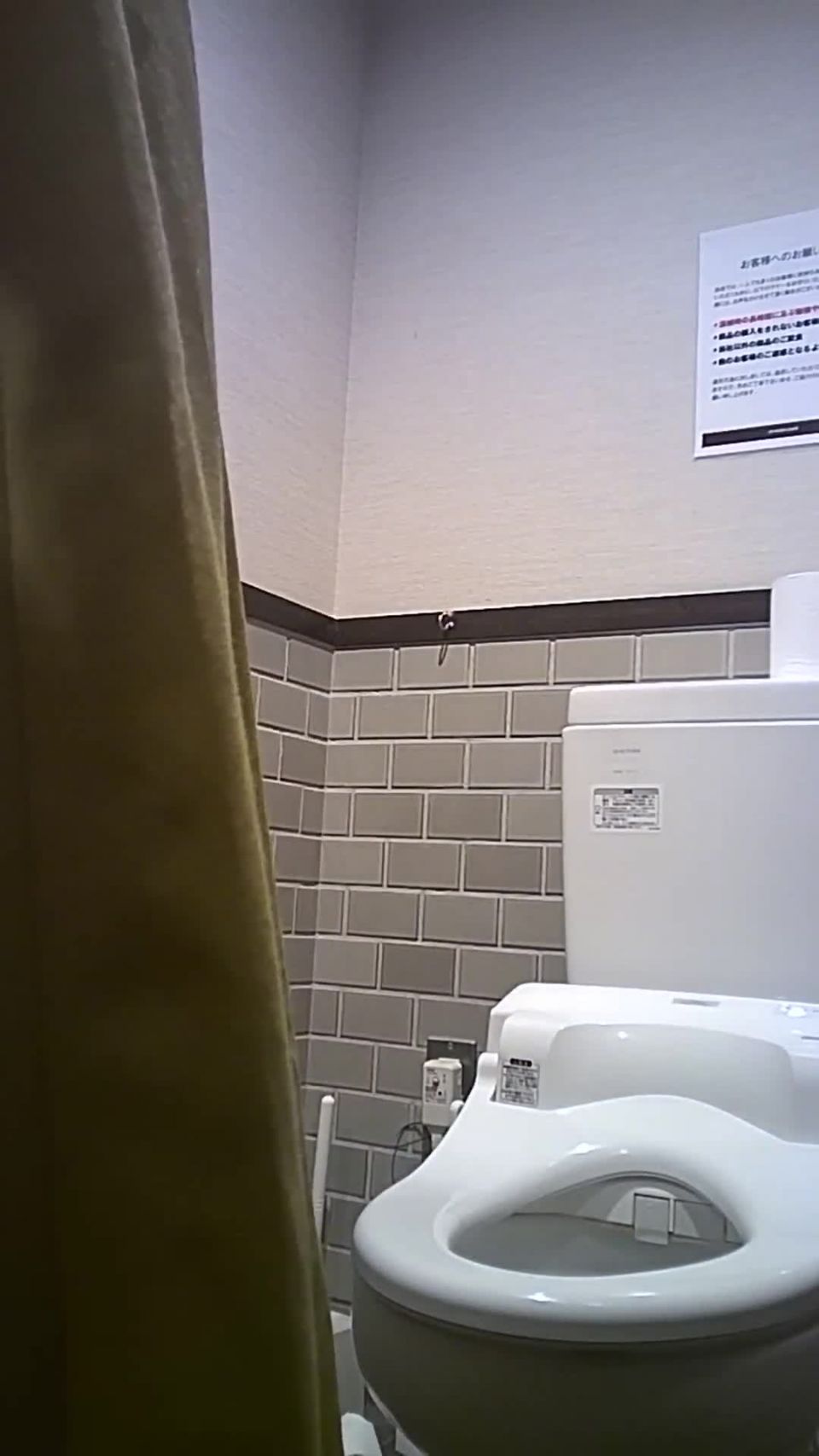 Porno en línea Voyeur WC – Tienda de conveniencia Sólo chicas hermosas – 15287559