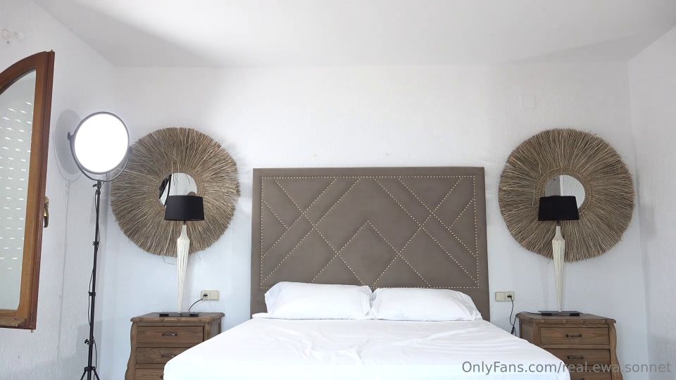 Ewa Sonnet (real.ewa.sonnet) - Hot Milf On Vacation POV (MILF porn)