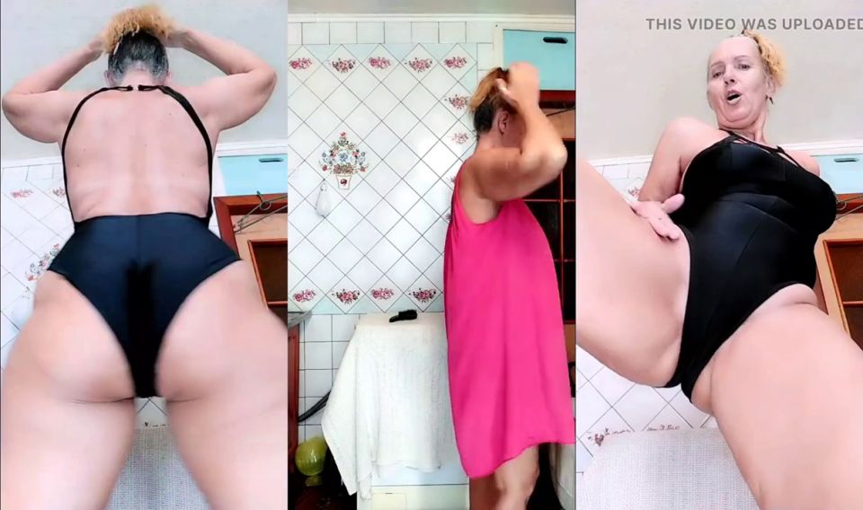 Amateur Atractivo traje de baño negro