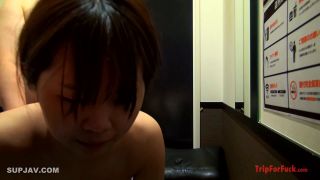 FC2PPV 4472298 出会い系にいた主婦（詳細不明）。ヤルだけってことで漫喫で中出し（ガチ）。別日には青姦も。