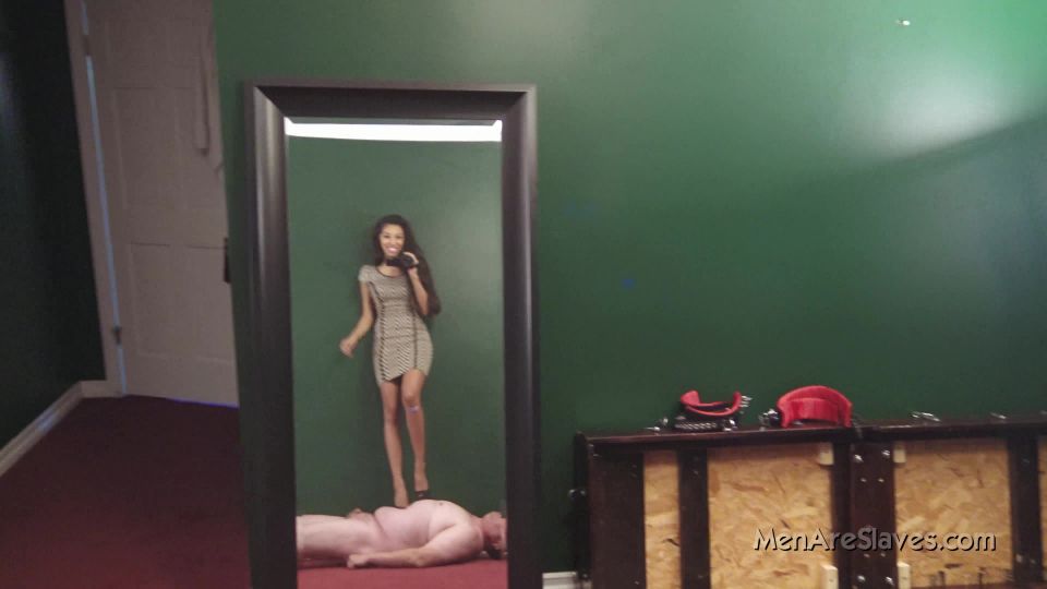 adult clip 20 foot fetish humiliation feet porn | MenAreSlave – Empress Jennifer – Empress Has The Best Feet part 1 | foot