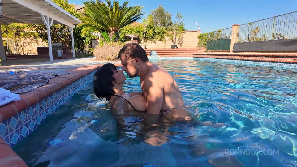 Cherry Devivre - Had Some Underwater Scene - Milf