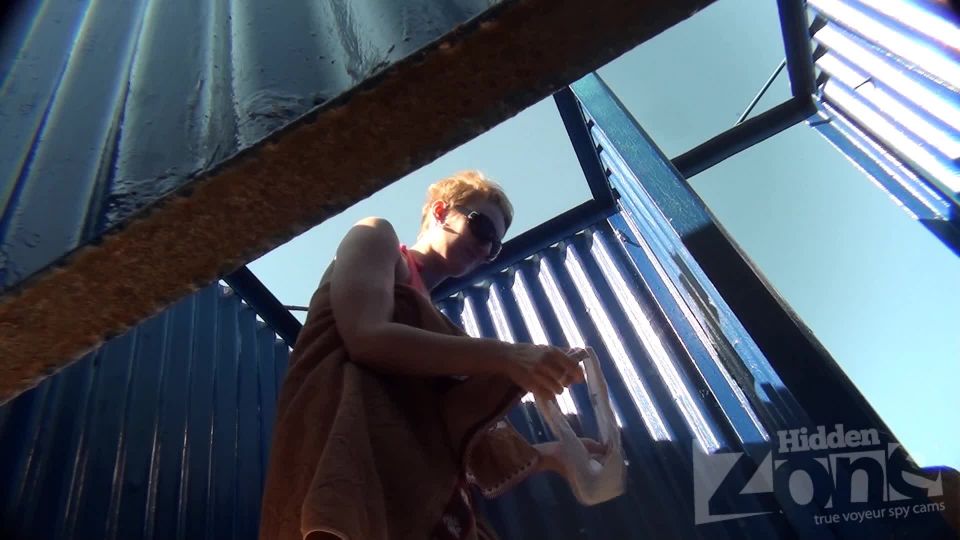 Hidden-Zone.com- Bc2593 This sly woman, after taking off her panties, wrapped her thighs in a towel. But her buttock