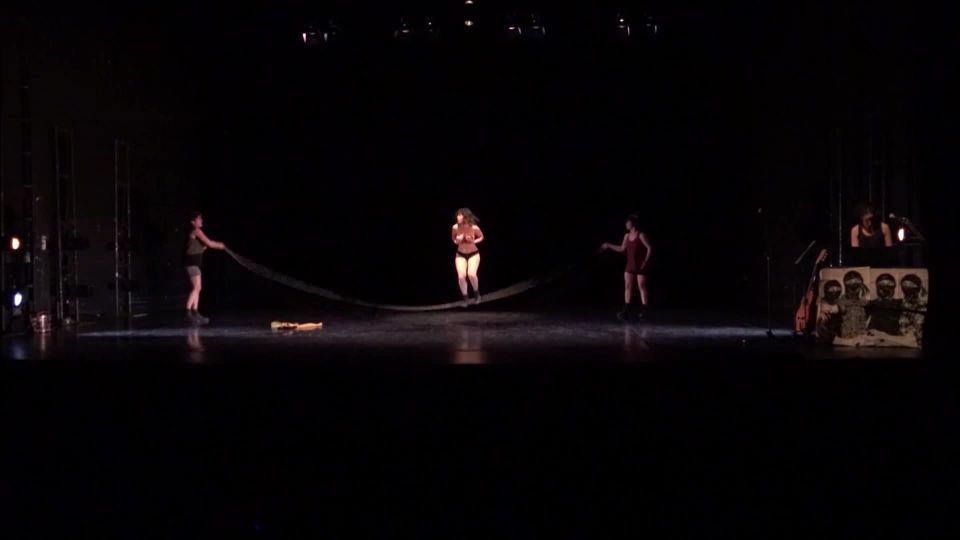 Jumping_rope_stripping_and_getting_washed_Les_Solida_ries_ATIROHECHO_on_Vimeo