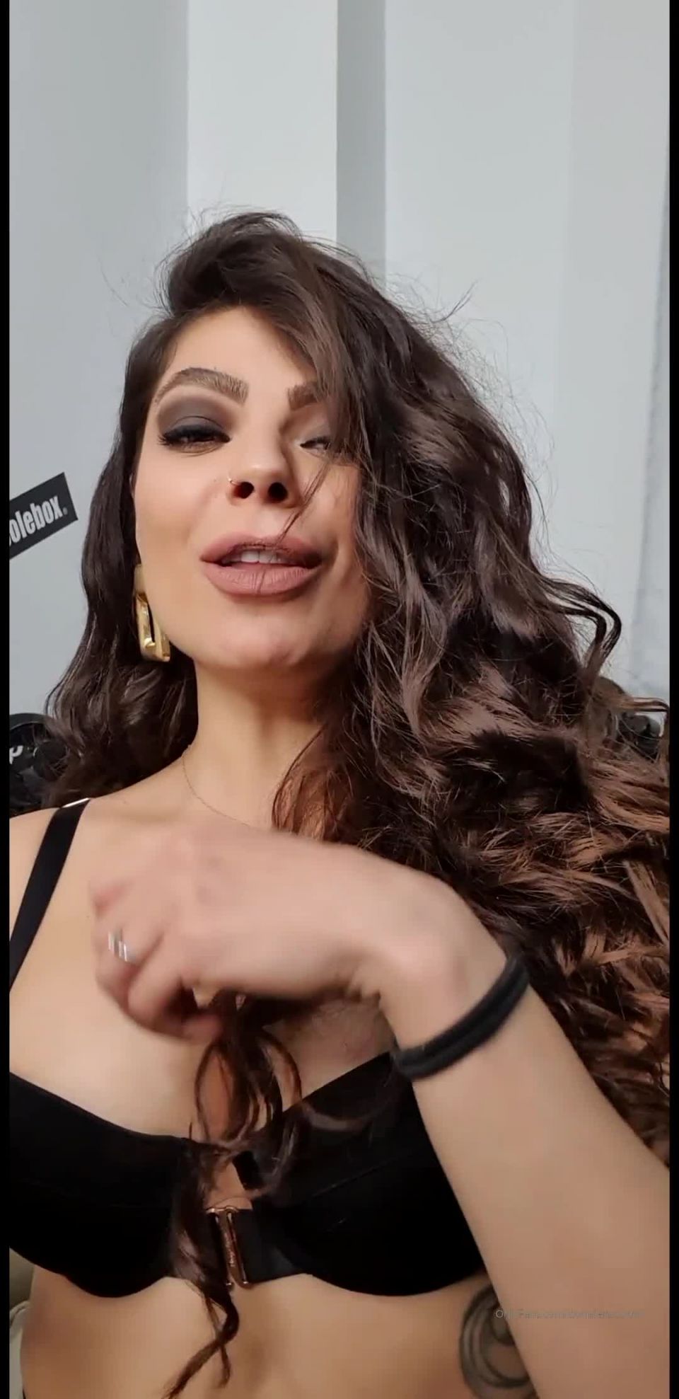 Diosa Domdeluxury - Domdeluxury - Siterip - K2S - UBIQFILE () Darme a tu esposa gf será la mejor decisión que jamás has tomado perdedor