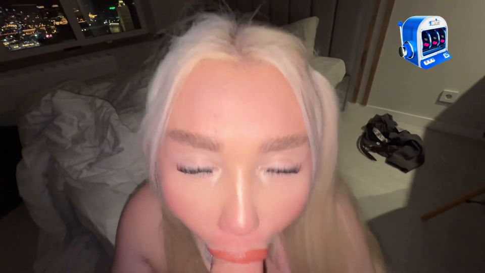 Mamada babeante de Rubiassa: Garganta profunda y semen en la boca [Totalmente HD]