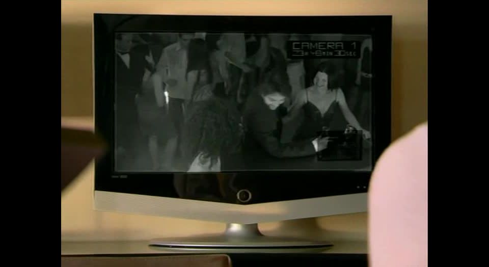 Delphine Chaneac - Laura, le compte a rebours a begin s01 e01e03 (2006) - (Porno de la Celebridad)