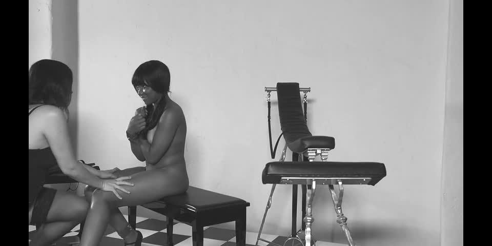 video porno online 39 Lezzz Obtener Kinky, Escena 3 en femdom fetiche porno cei