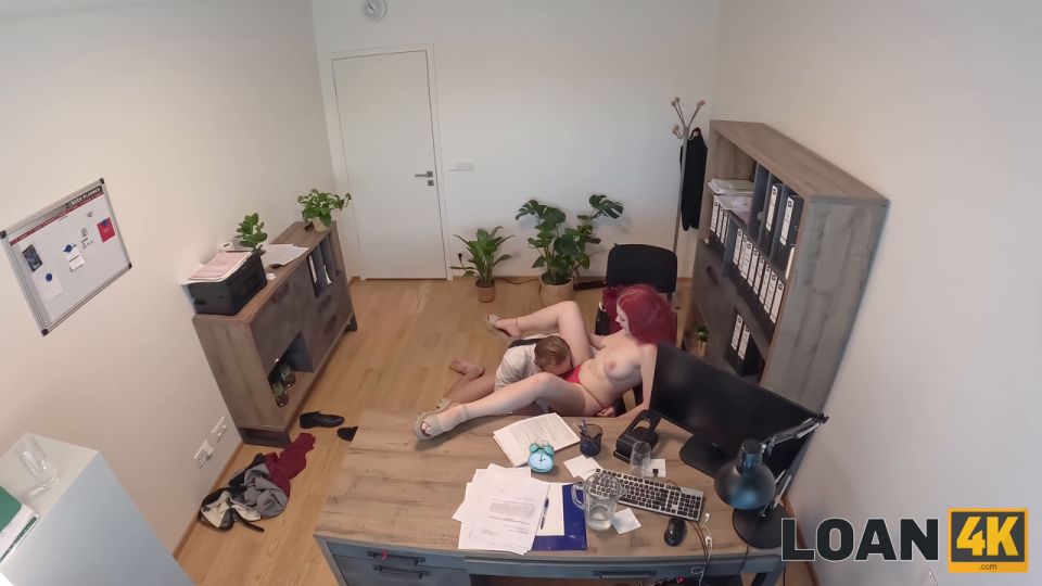 Miss Olivia Fuck Para Préstamos en el Banco (Porno de Amateur)