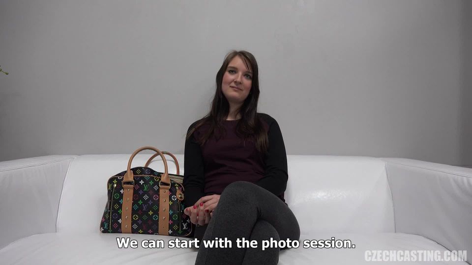 Lucie 8472 (Porno de Amateur)