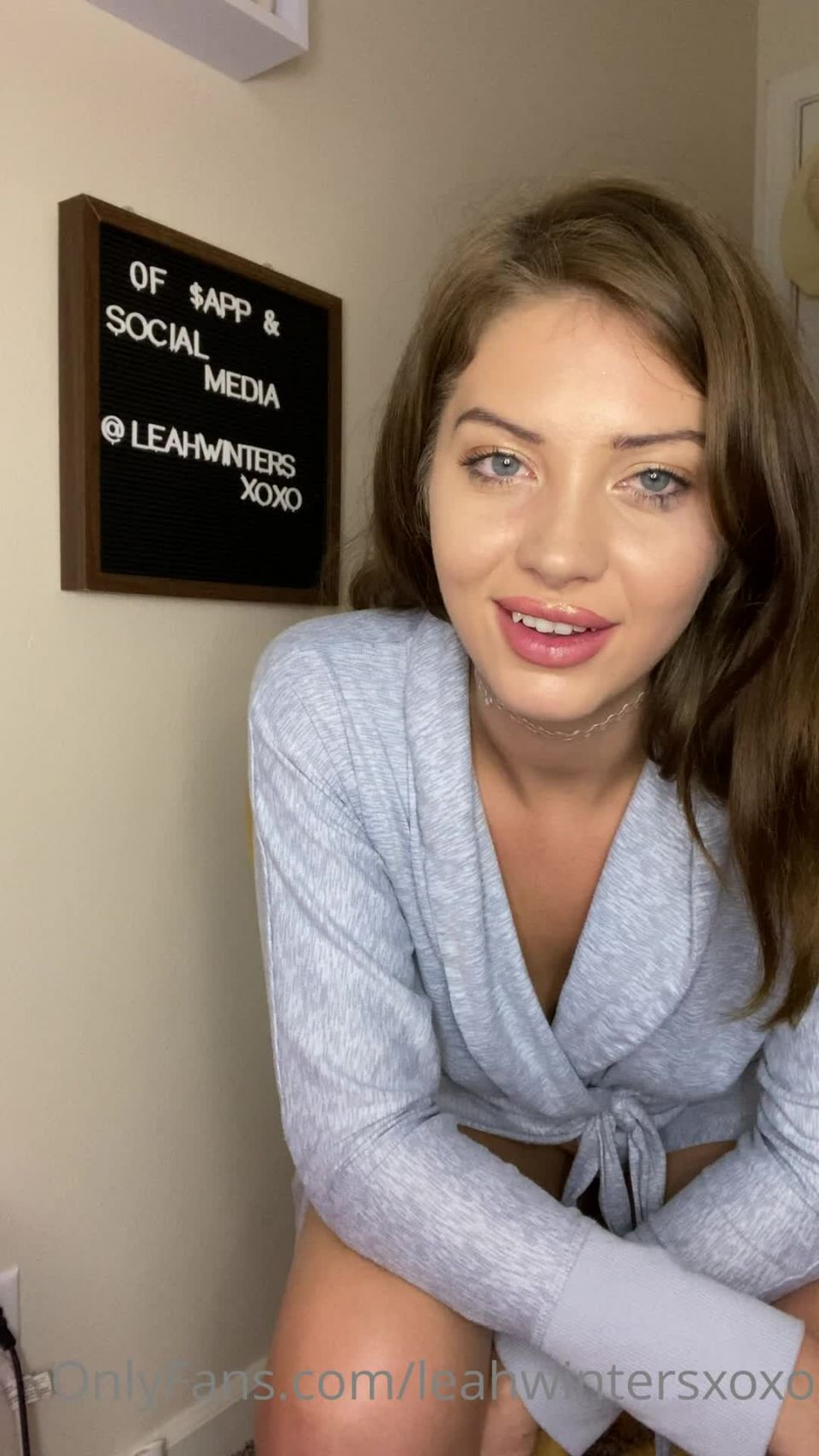 Onlyfans - Leah winters - leahwintersxoxo - leahwintersxoxoI didnt film a JOI I fingered my asshole and asked for Daddy instead lol - 19-09-2020