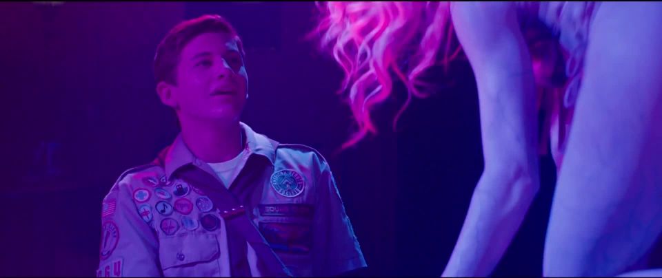 Elle Evans - Guía de los Scouts para el Apocalipsis Zombie (2015) HD 1080p - (Celebrity porn)