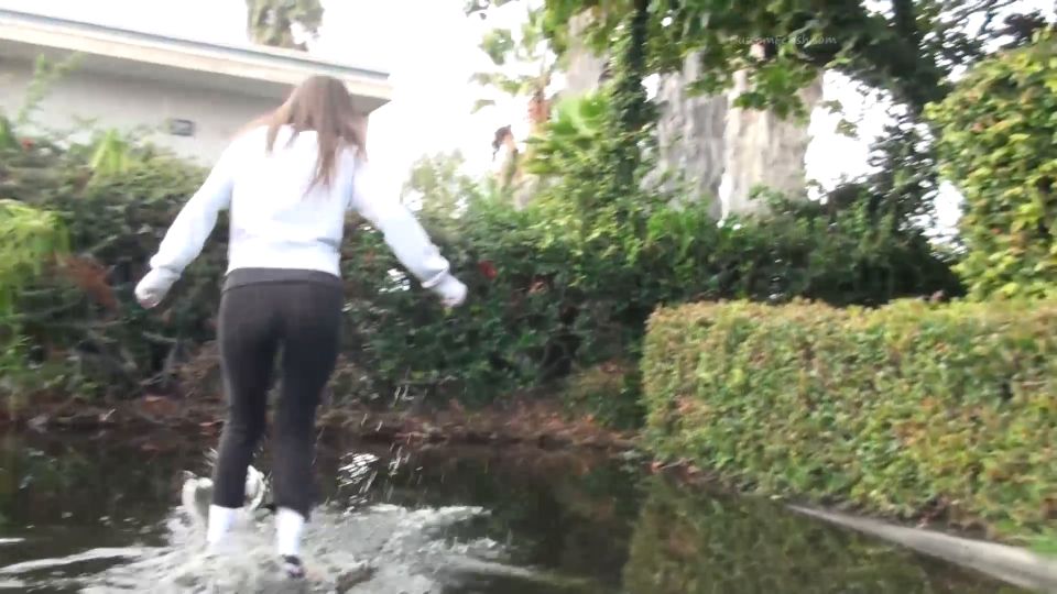 Custom Fetish - Renee Gets Sneakers Wet Muddy Messy - Fetish