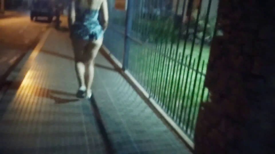 WOMAN FUCKING IN PUBLIC WITH MAN ON THE STREETS IN SHORT DRESS WITHOUT.
