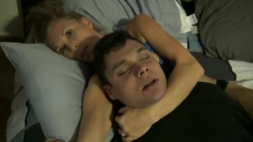 free online video 24 sweat fetish fetish porn | Reality Girls Scissors - Loren | feminine hands