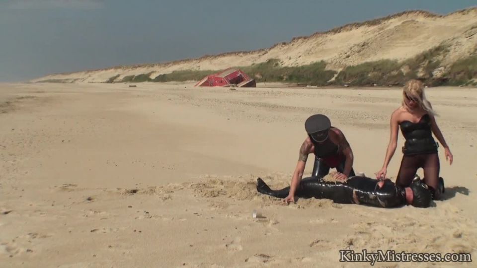 kinkymistresses com clingfilm fun on the beach complete hd pornolab net
