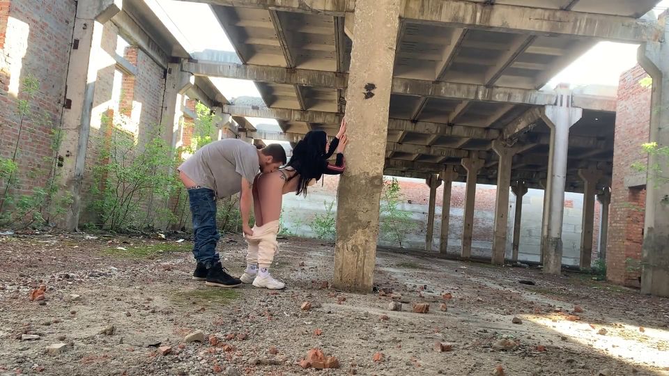 Alex Space - Blowjob and Sex with Cum on Ass in the Middle of an Abandoned Building [1080p] - Teen