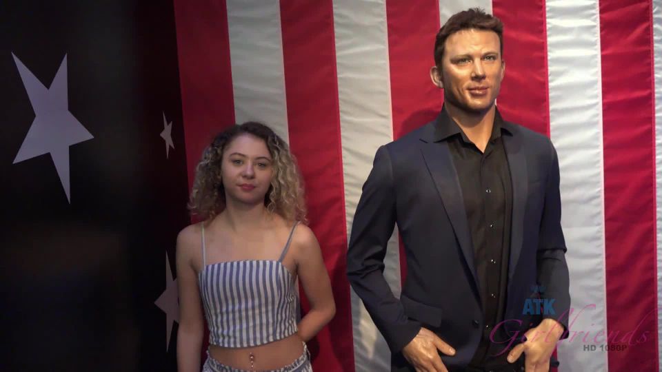 adultos xxx clip 17 ATKALLIE Addison en el Museo de la Cera 1 2 - adolescentes - adolescente