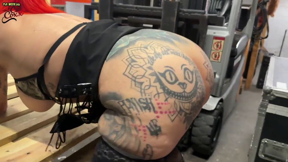 Aficionado alemán Cat-Coxx en el drama de la parada de camiones perversa! FullHD