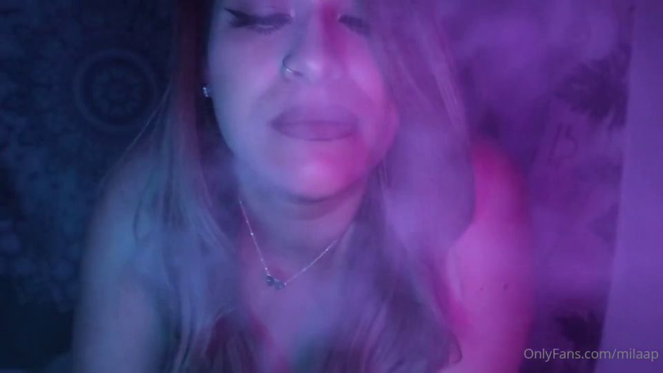 Mila P - Vibes Vape (porno fumador) (fumador)