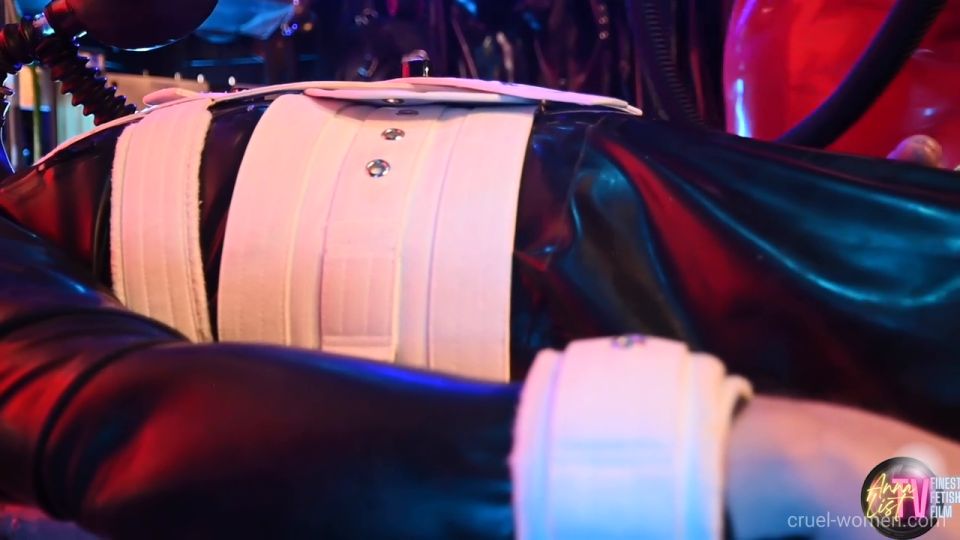 gratis en línea video 19 Clínica Médica - Enfermera Annas Tratamientos de Caucho Parte 2 - HD 720p en fetiche porno taylor st Claire femdom