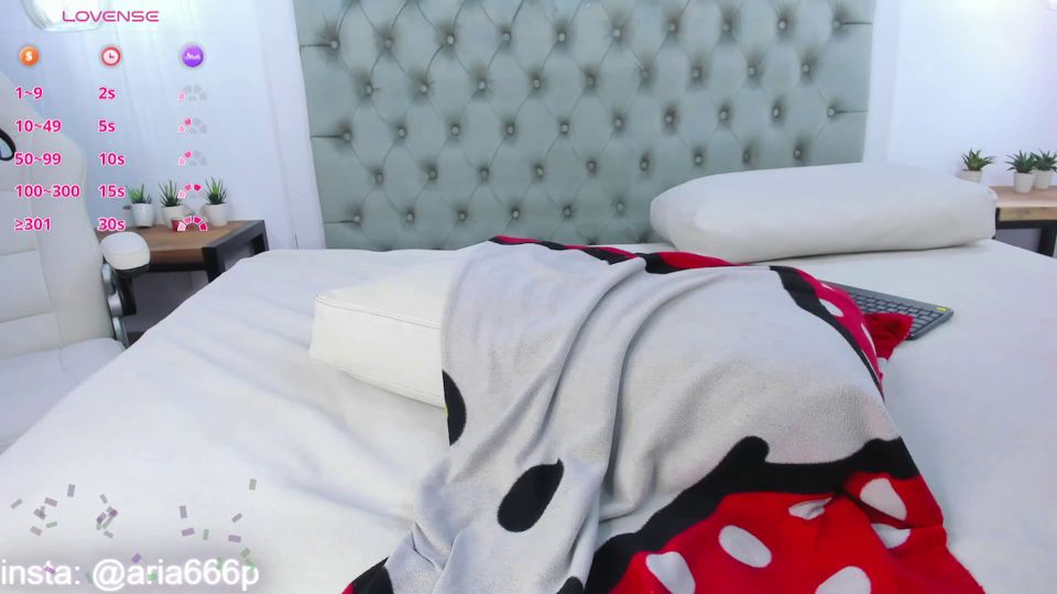 bbw webcam Aria Paul muestra curvas en vivo en Chaturbate ahora!