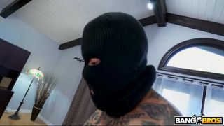 Osa Lovely Robbing Her Heart And Her Pussy (Black porn)