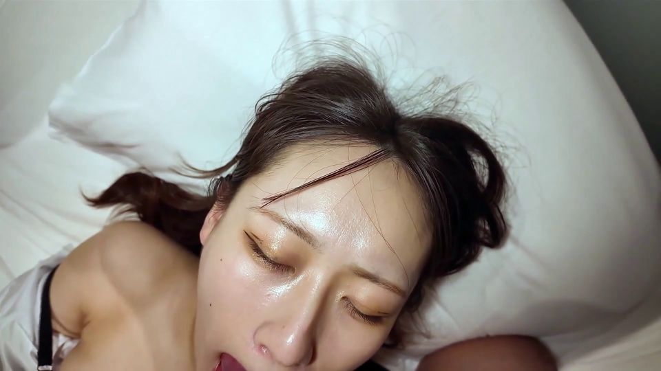 FC2PPV 4588324 【本日迄1490pt！】巨根を小さい口で咥えてご奉仕＆立バックでおっぱい揺らして悶絶！塾講師の女子大生の裏の顔がエロすぎる一部始終を公開しますｗ